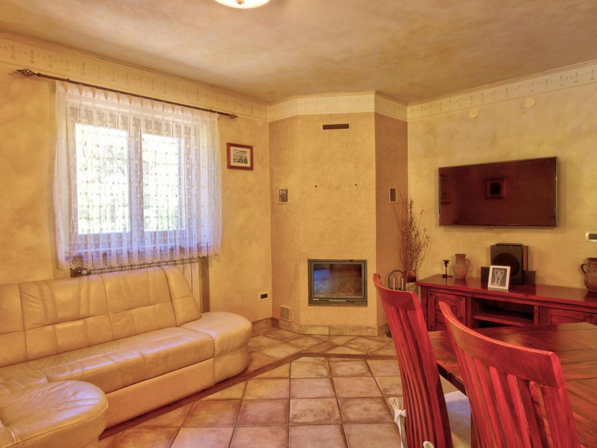 Family Apartment Rihter Črni Kal Exterior foto